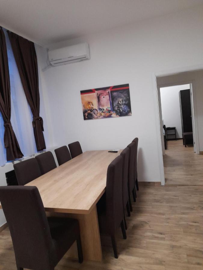 Apartment Artistika Belgrade Extérieur photo